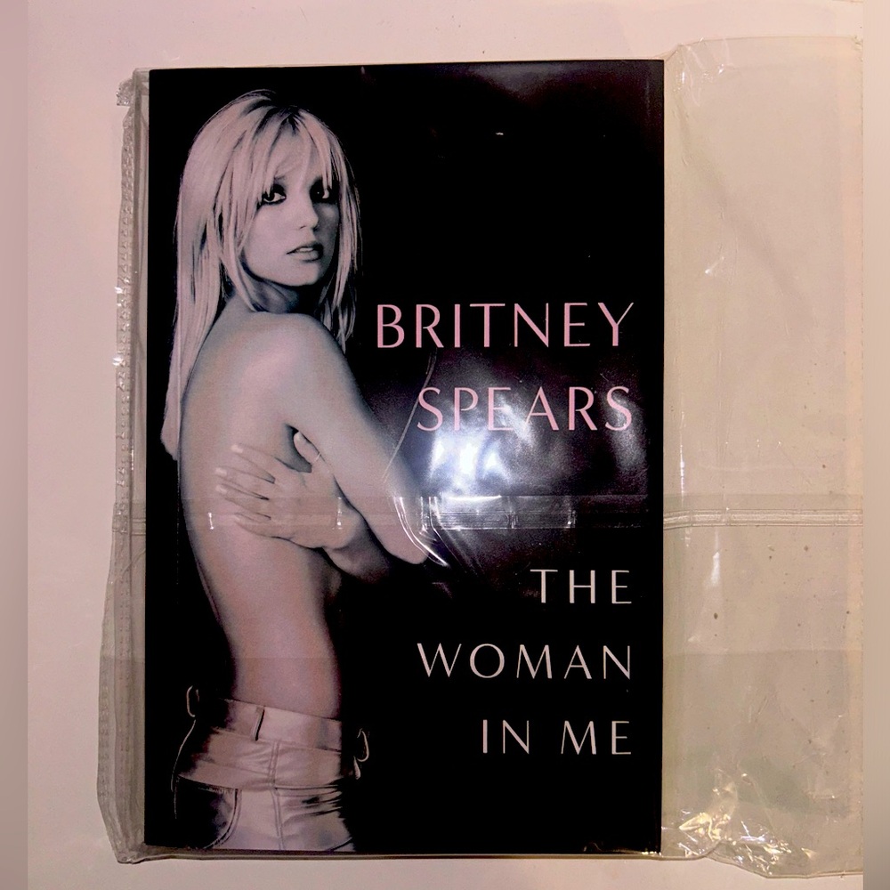 New! Britney Spears ‘THE WOMAN IN ME’ book.